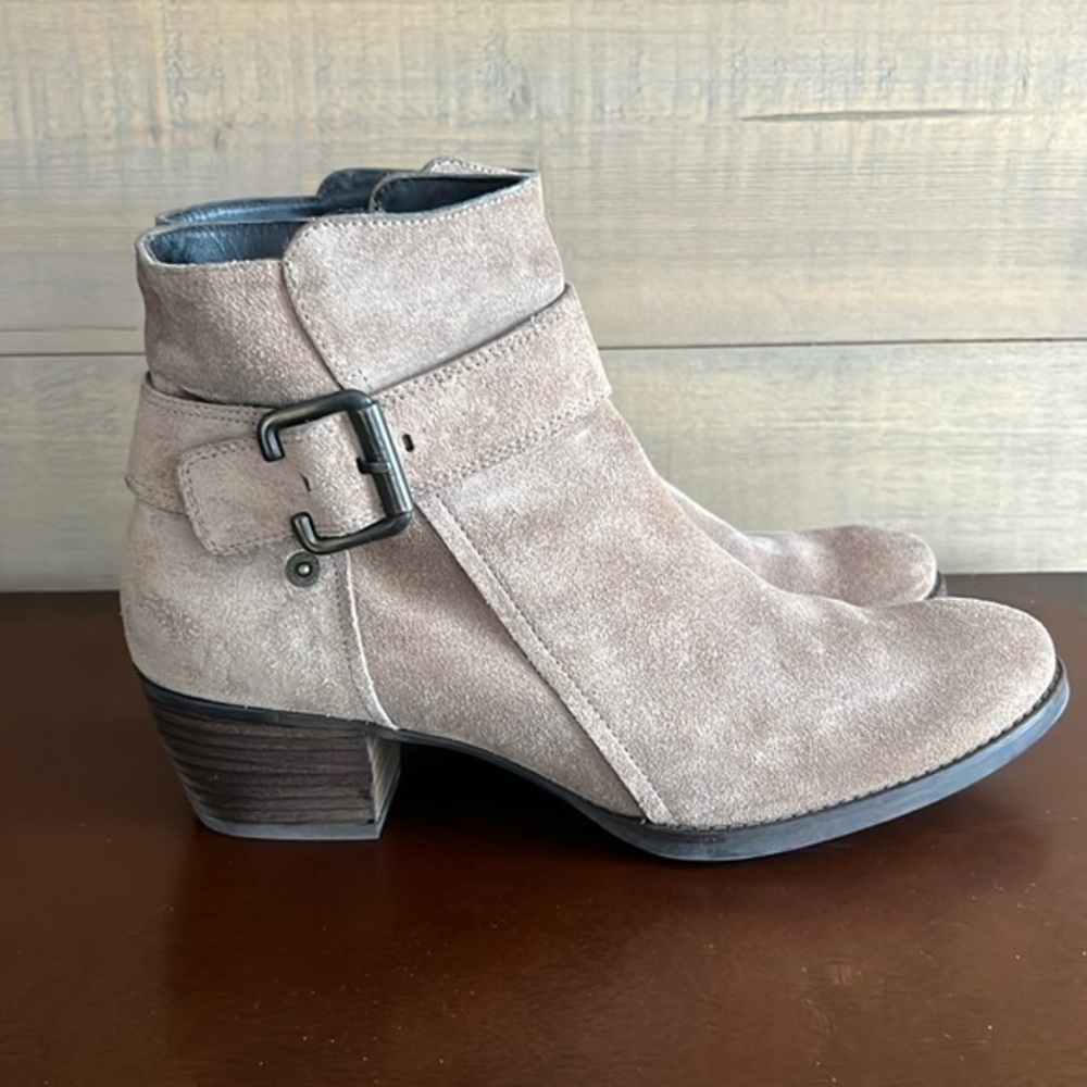 Paul Green Jano Antelope color suede leather boot bootie in size 7.5